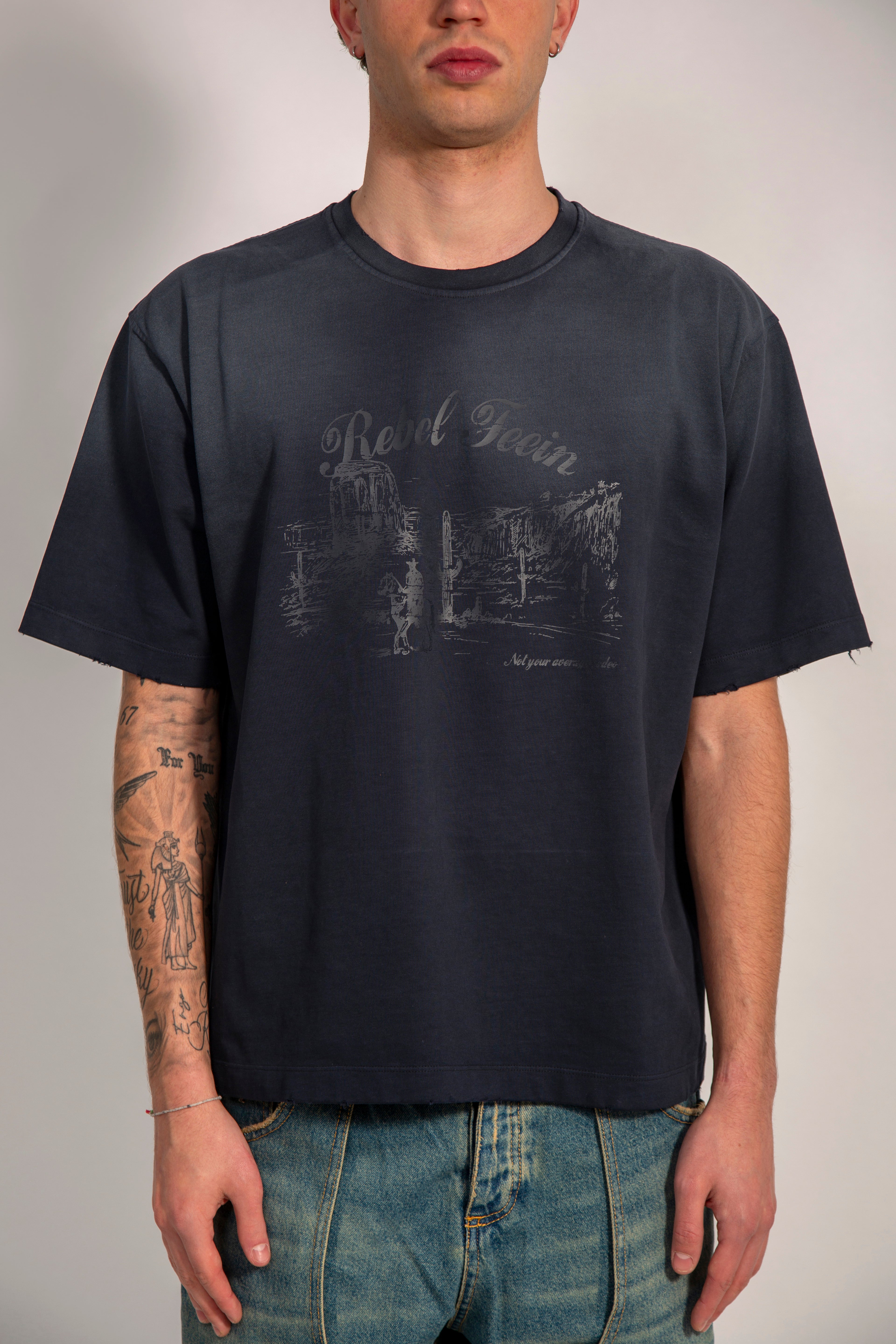 REBEL FEEIN GRAPHIC TEE WHASED NAVY
