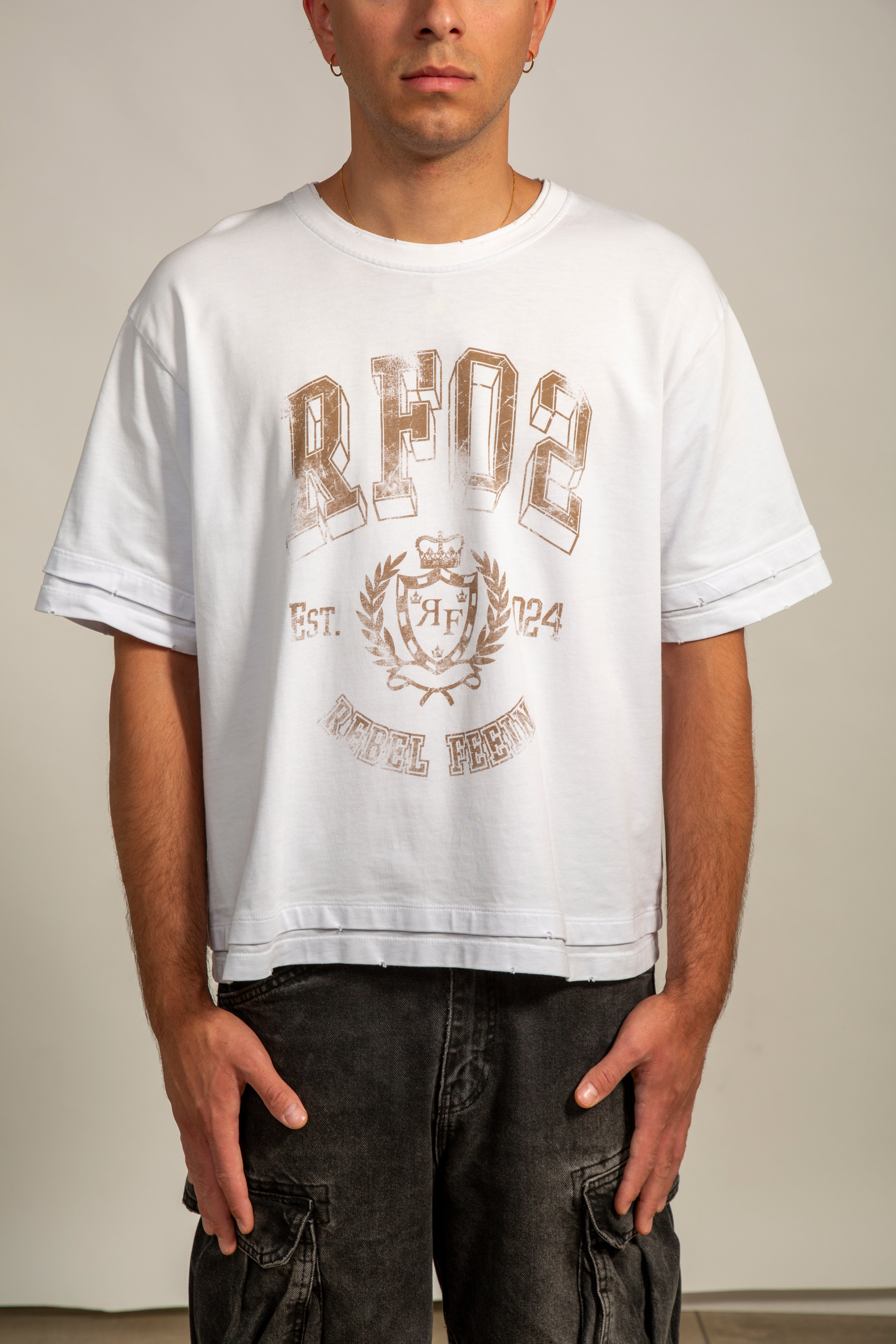 REBEL FEEIN RF02 TEE WHITE AND BEIGE